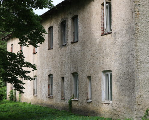 Moonakate maja elutubade aknad